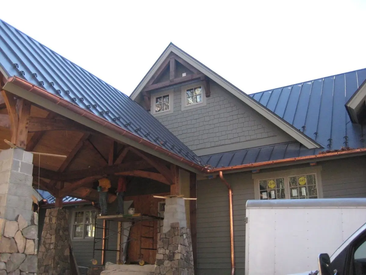 Craftsman Roofing team delivering quality roofing work in Hamburg